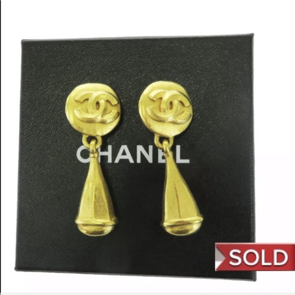 ‼️ SOLD ‼️ Authentic vintage Chanel earrings